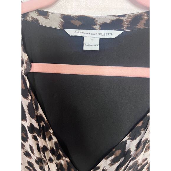 Diane Von Furstenberg Size 4 Dress Animal Print Chic Fun Flirty - Picture 6 of 7